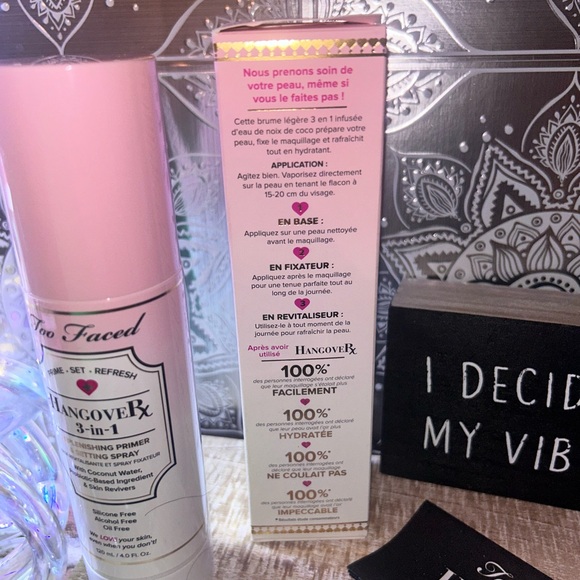 Too Faced Hangover 3-in-1 Replenishing Primer & Setting Spray - Picture 2 of 3